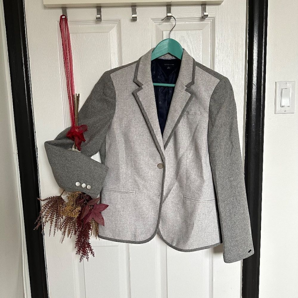 Tommy Hilfiger Women's Blazer  Two Tone Gray Wool Blend   Size 12
